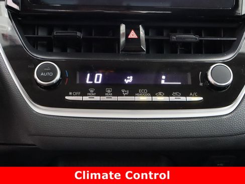 Used 2025 Toyota Corolla LE image 18