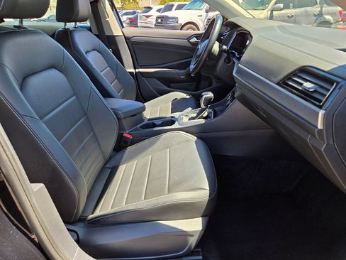Used 2024 Volkswagen Jetta SE FWD image 19