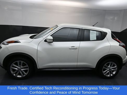 Used 2015 Nissan Juke S image 2
