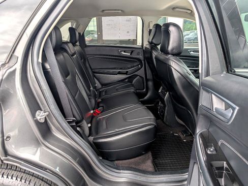 Used 2020 Ford Edge Titanium image 12