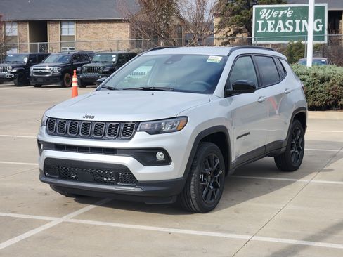 New 2026 Jeep Compass Latitude image 2