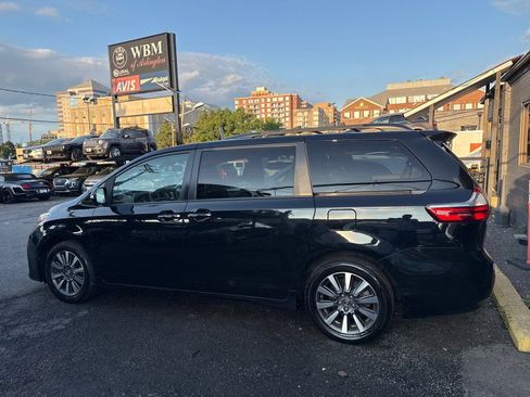 Used 2018 Toyota Sienna Limited Premium AWD/4WD image 4