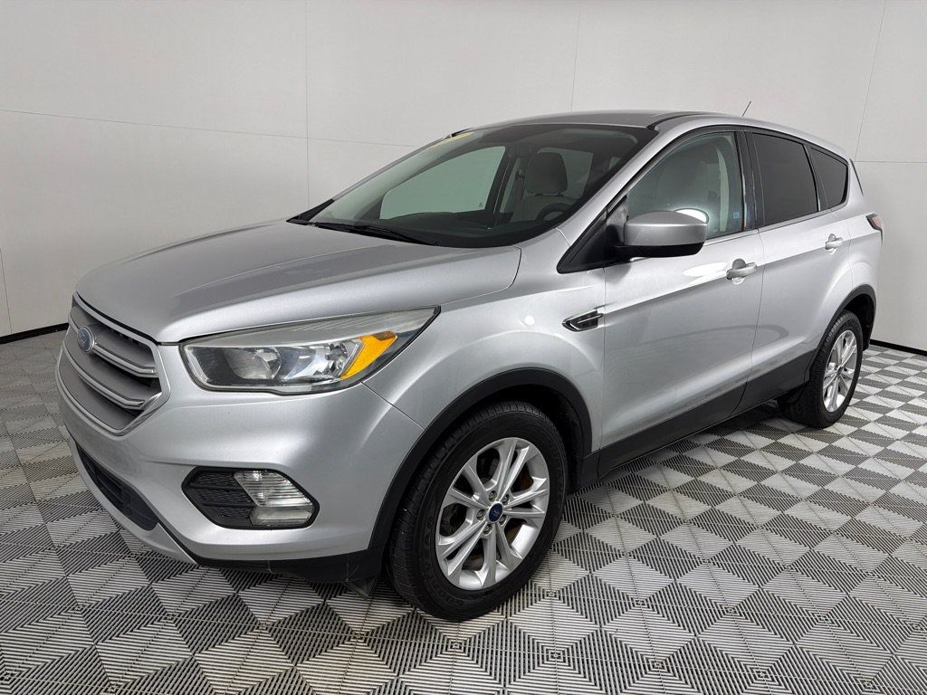 Used 2017 Ford Escape SE FWD image 9