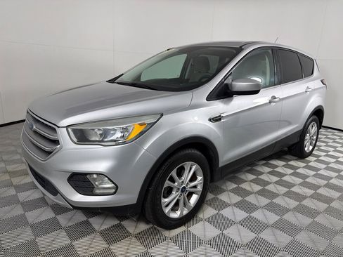 Used 2017 Ford Escape SE FWD image 9