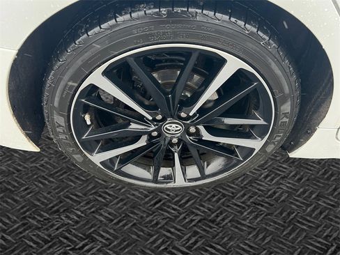 Used 2019 Toyota Camry XSE image 11