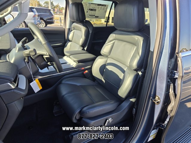New 2027 Lincoln Navigator Premiere AWD/4WD image 8