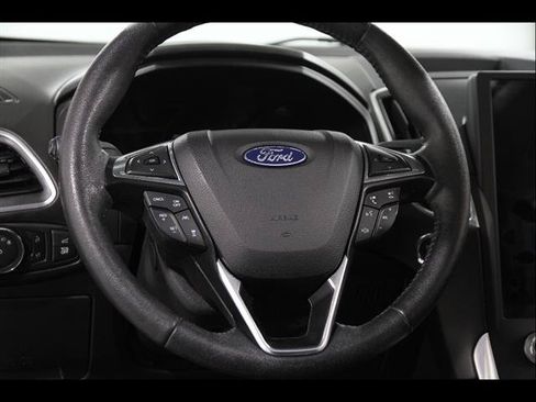 Certified 2022 Ford Edge Titanium w/ Equipment Group 301A AWD/4WD image 8
