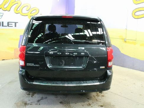 Used 2018 Dodge Grand Caravan SE w/ UConnect Hands-Free Group image 7