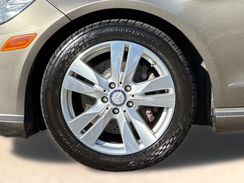 Used 2013 Mercedes-Benz E 350 BlueTEC Sedan image 11