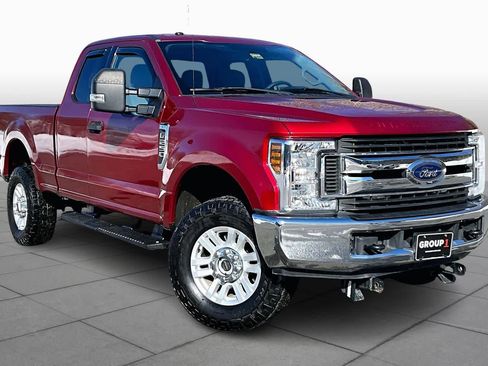 Used 2018 Ford F250 XLT image 3