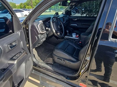 Used 2023 Toyota Tacoma Limited w/ Nightshade Package AWD/4WD image 17