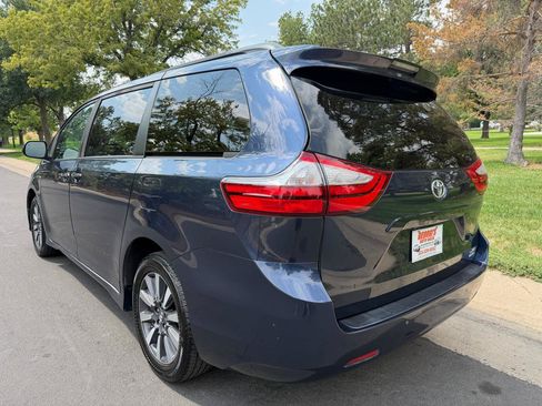 Used 2019 Toyota Sienna XLE w/ XLE Navigation Package AWD/4WD image 3