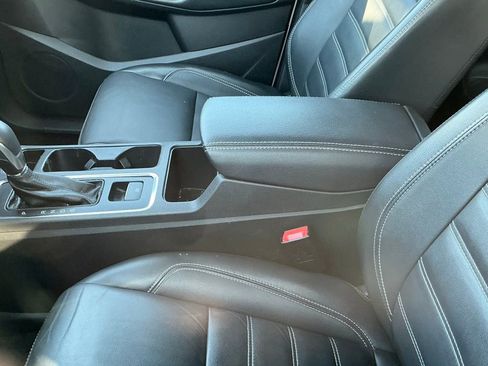 Used 2019 Ford Escape Titanium image 7