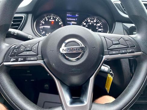 Used 2019 Nissan Rogue Sport S image 12
