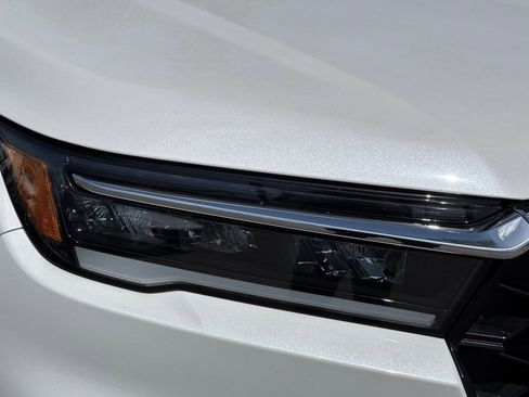 Certified 2023 Honda Pilot Touring image 10