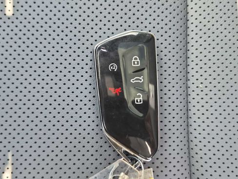 Used 2025 Volkswagen Tiguan SE R-Line AWD/4WD image 36