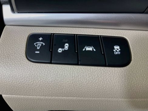 Used 2019 Hyundai Elantra Limited w/ Ultimate Package 02 FWD image 12