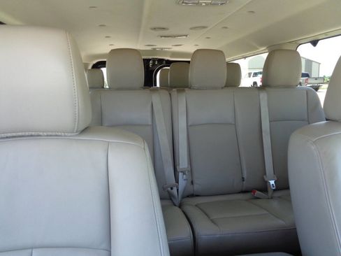 Used 2019 Nissan NV 3500 SL image 44