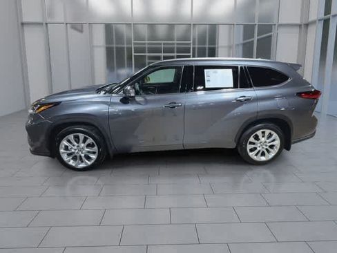 Used 2023 Toyota Highlander Limited AWD/4WD image 5