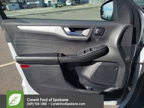 Used 2025 Ford Escape Platinum image 23