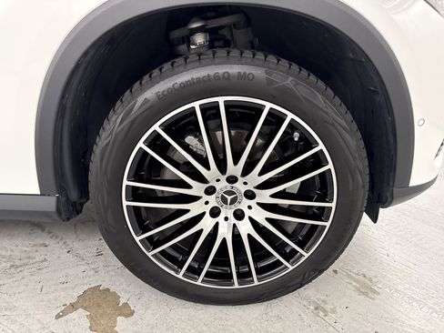 Certified 2023 Mercedes-Benz GLC 300 image 12