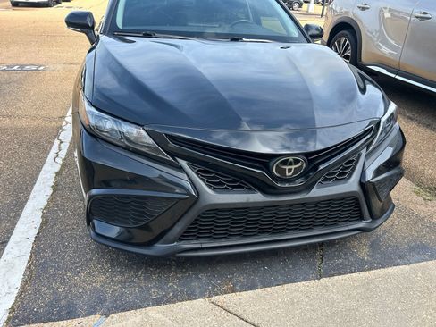 Used 2023 Toyota Camry SE FWD image 19
