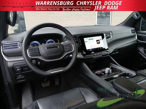 Used 2024 Jeep Wagoneer Series II w/ Flexible Seating Group image 17