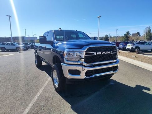 Used 2024 RAM 2500 Tradesman w/ Chrome Appearance Group AWD/4WD image 1
