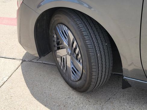 New 2027 Nissan Sentra S w/ Floor Mat Package FWD image 9