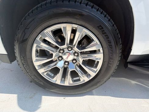Used 2023 GMC Yukon XL Denali AWD/4WD image 7