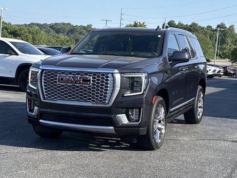 Used 2023 GMC Yukon Denali w/ LPO, Floor Liner Package AWD/4WD image 16