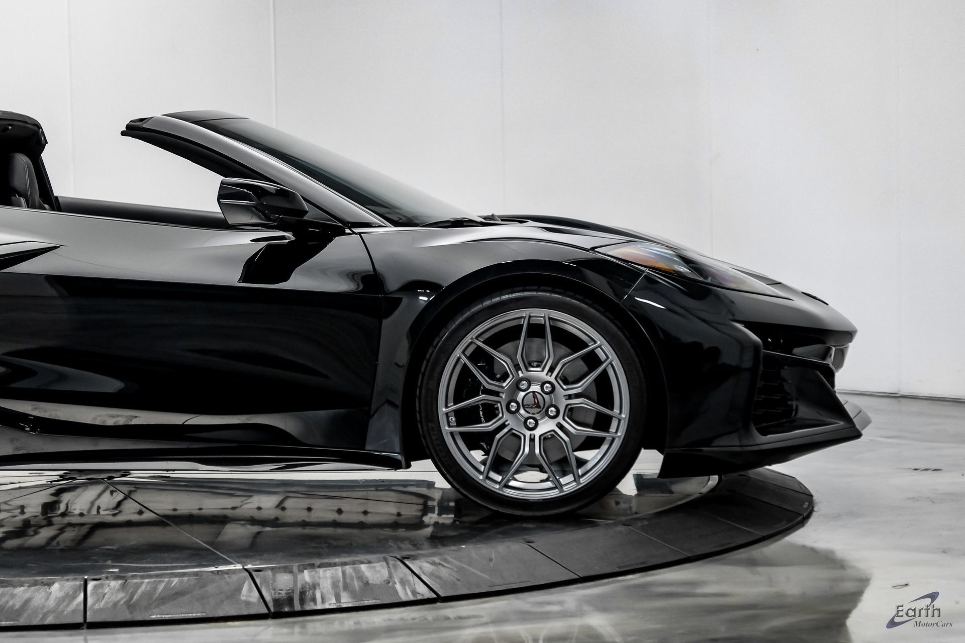 Used 2024 Chevrolet Corvette Z06 RWD image 30