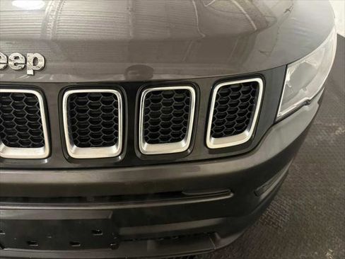 Certified 2017 Jeep Compass Latitude w/ Popular Equipment Group image 5