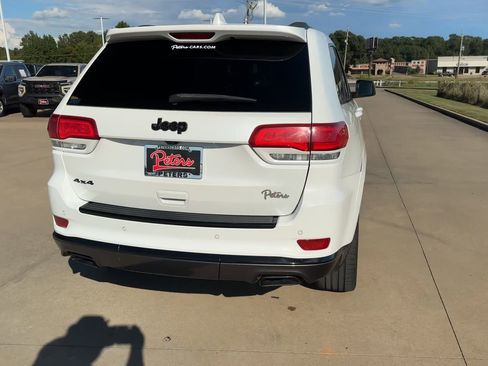 Used 2018 Jeep Grand Cherokee Summit image 8