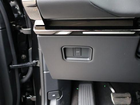New 2026 Land Rover Range Rover Sport Autobiography AWD/4WD image 33