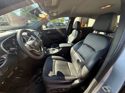 Used 2017 Chevrolet Malibu LT w/ Leather Package FWD image 17