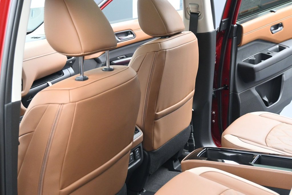 New 2026 Nissan Pathfinder Platinum AWD/4WD image 18