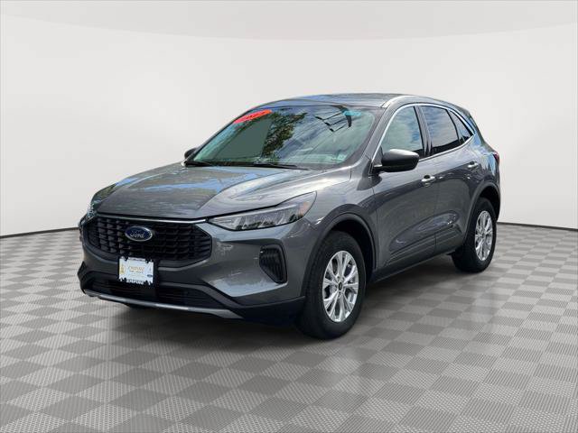 Used 2023 Ford Escape Active w/ Tech Pack #1 AWD/4WD image 3