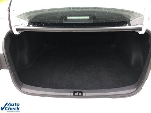 Used 2024 Toyota Corolla LE image 6