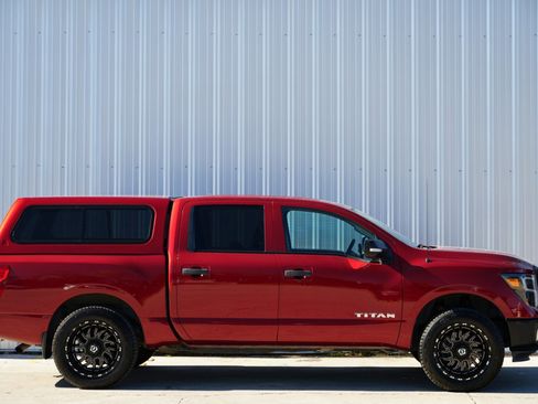 Used 2017 Nissan Titan S image 42