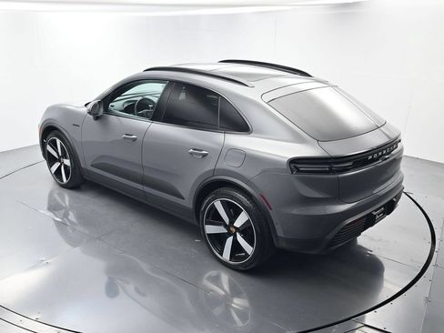 Certified 2025 Porsche Macan Electric RWD image 34
