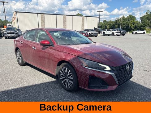 Used 2023 Nissan Altima 2.5 SV w/ SV Premium Package AWD/4WD image 11