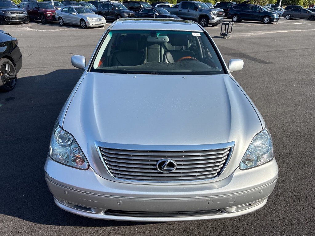 Used 2005 Lexus LS 430 w/ Premium Pkg RWD image 2