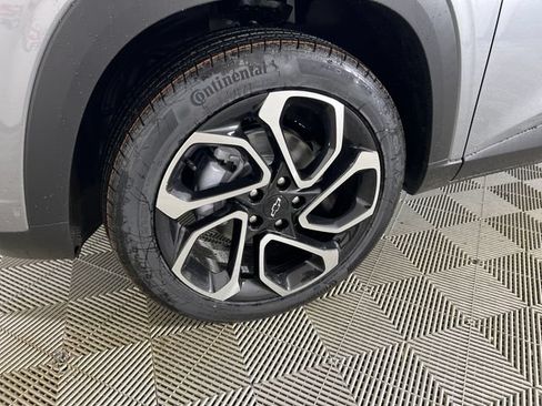 New 2026 Chevrolet Trax RS w/ Sunroof Package FWD image 24