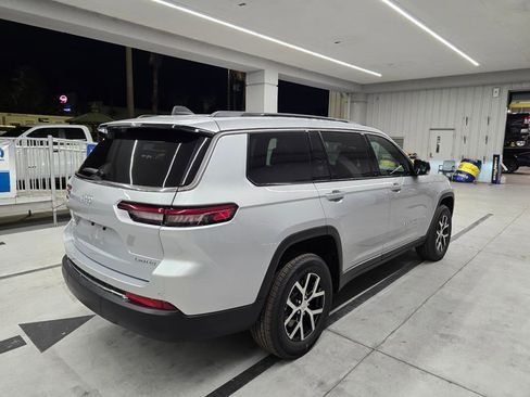 New 2025 Jeep Grand Cherokee L Limited w/ Luxury Tech Group II AWD/4WD image 6