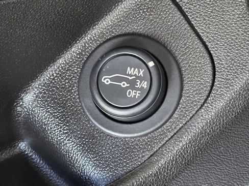 Used 2023 GMC Terrain SLT AWD/4WD image 34
