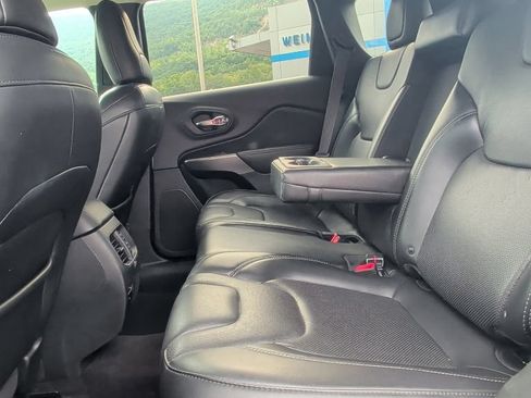 Used 2019 Jeep Cherokee Limited AWD/4WD image 13