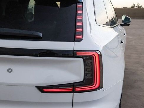 New 2025 Volvo EX90 Plus image 7