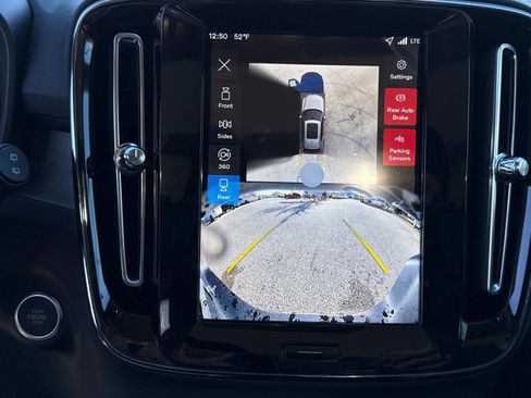 New 2026 Volvo XC40 B5 Ultra w/ Climate Package image 23