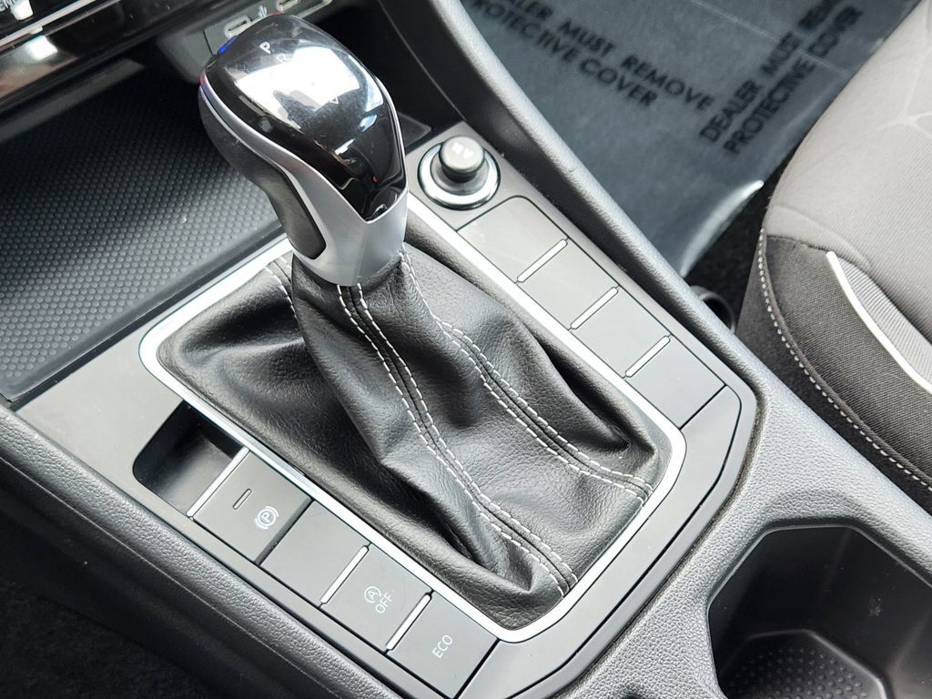 Used 2025 Volkswagen Jetta Sport FWD image 12
